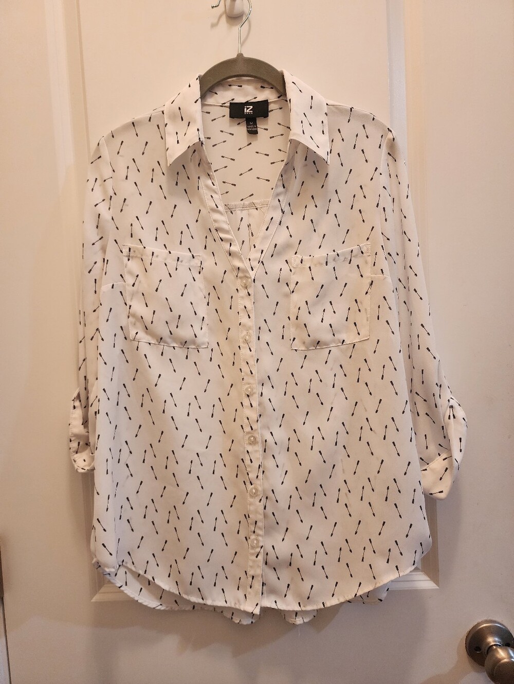Iz Byer White Button-Down Shirt with Black Arrow Print